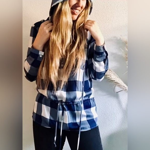 Michael Kors Blue White Checked Hooded Henley - Picture 5 of 8